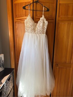 Lace Bodice Tulle Skirt White Bridal Gown